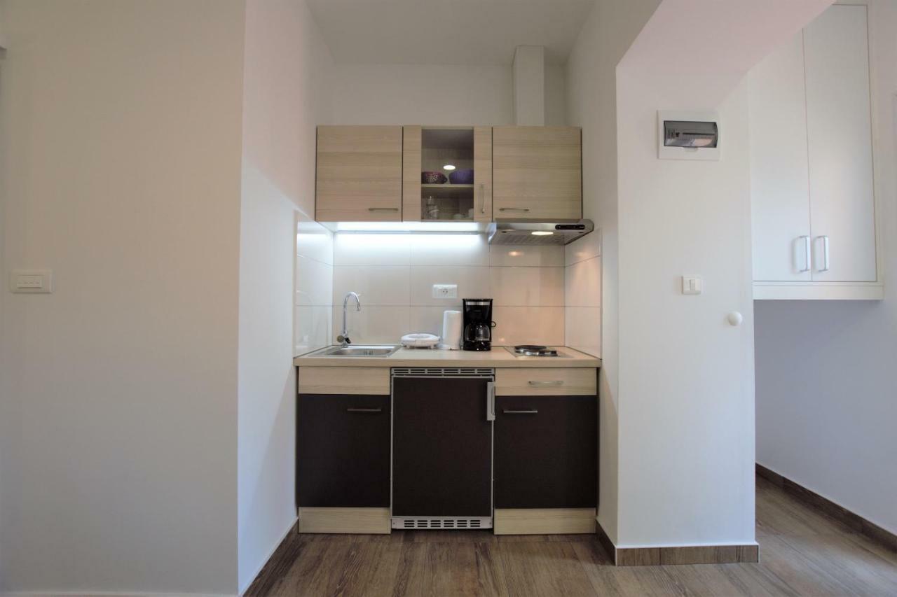 Studio Apartman Danijela Pula Exterior photo